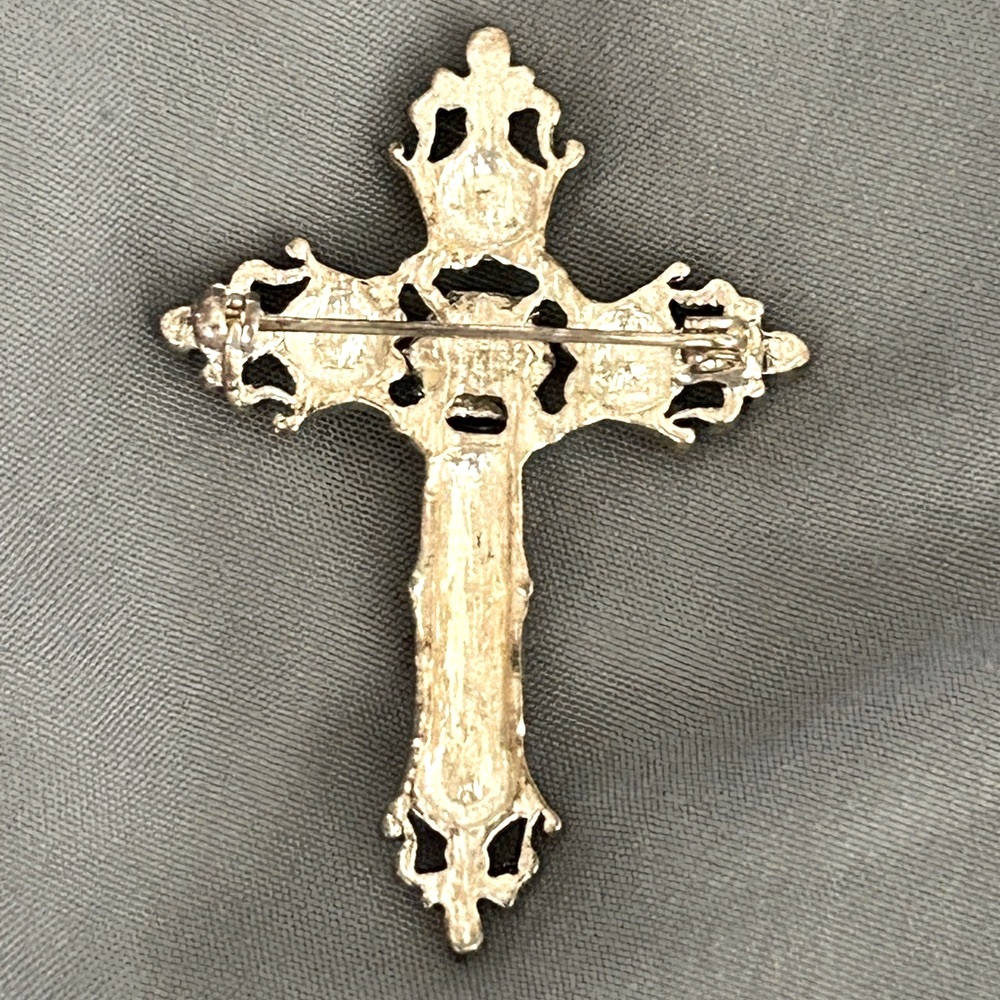 SOLD. Silver Cross CZ Pin Brooch - Picture 3 of 9